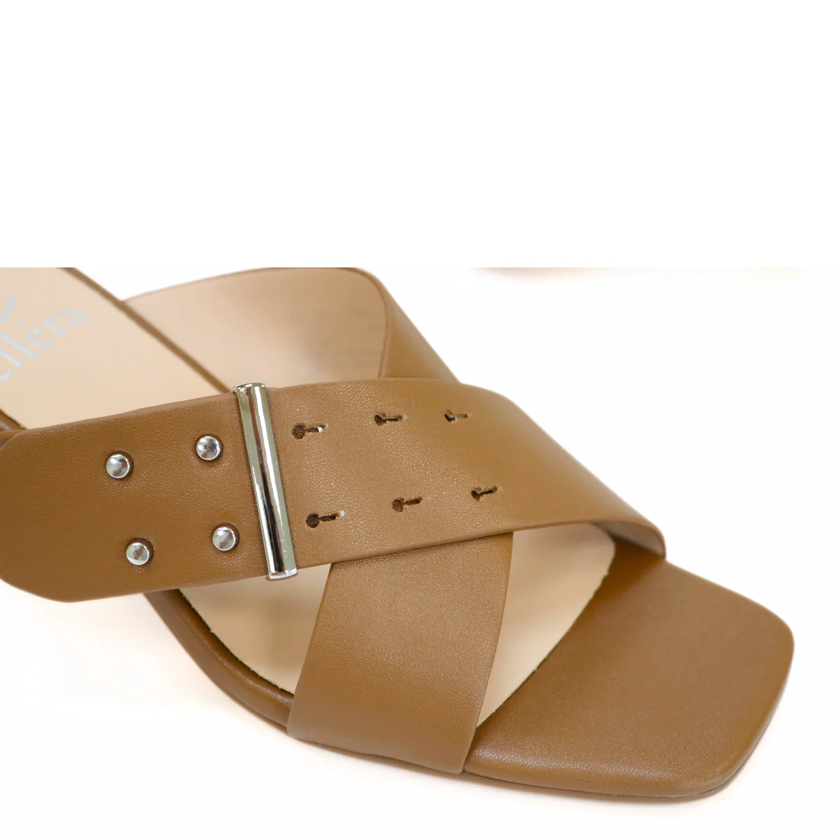 AMIRA - Image 4